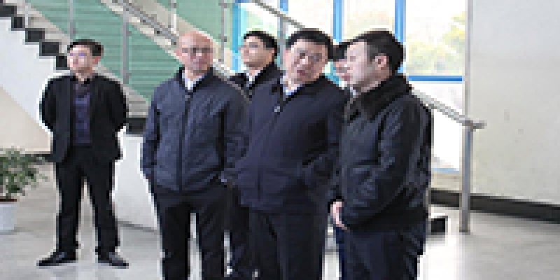 唐正荣陪同俞健副市长一行考察中国（杭州）跨境电子商务综合试验区