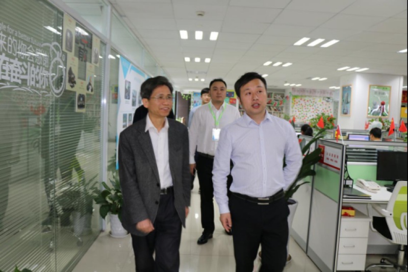 浙江工业大学党委书记梅新林莅临葫芦娃集团考察指导