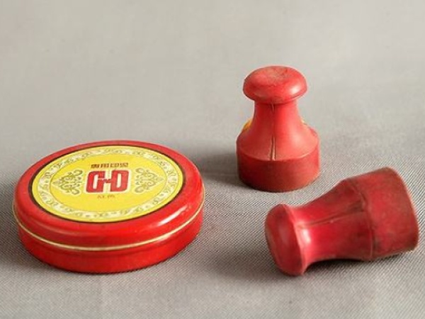 合同诈骗案例：靠“萝卜章”诈骗3亿多，美女老总被判无期